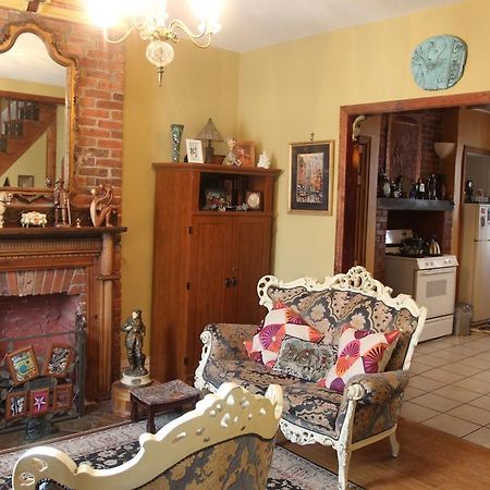 New York Homestay Нюарк Екстериор снимка
