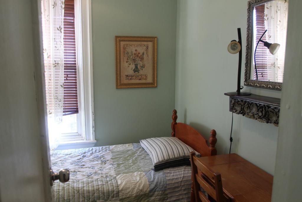 New York Homestay Нюарк Стая снимка