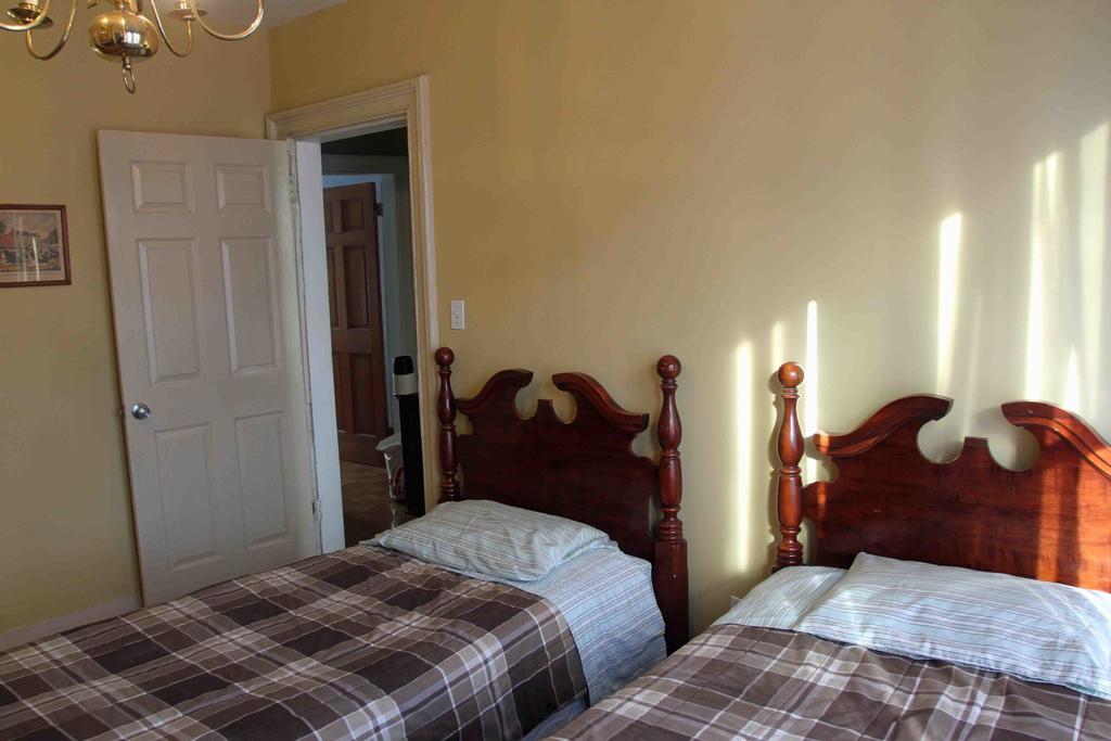 New York Homestay Нюарк Екстериор снимка
